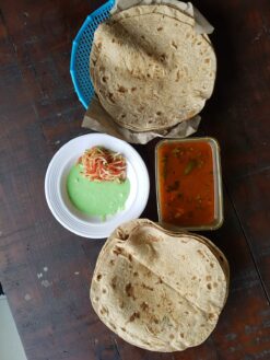 Home-made six Chapatis by Uswa Delight were served to WordPress freelancer via Foodpanda on Tuesday, 30 January, 2024, at The e-Earn PITB Co-Workspace in Faisalabad.
