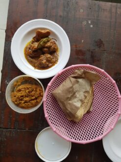 Home-made four Chapatis by Uswa Delight were served to WordPress freelancer via Foodpanda on Wednesday, 31 January 2024, at The e-Earn PITB Co-Workspace in Faisalabad.