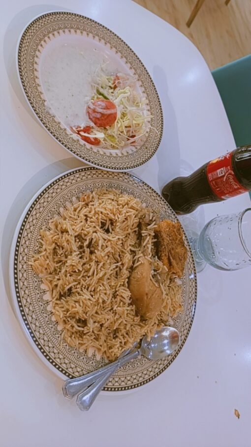 Chicken Pulao by Karachi Naseeb Biryani & Murgh Pulao - Gulberg branch was served to WordPress freelancer via Foodpanda on [product_publish_date], at The NIC Faisalabad.